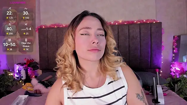 LanaMills  online show from 05-28-26, 04:53