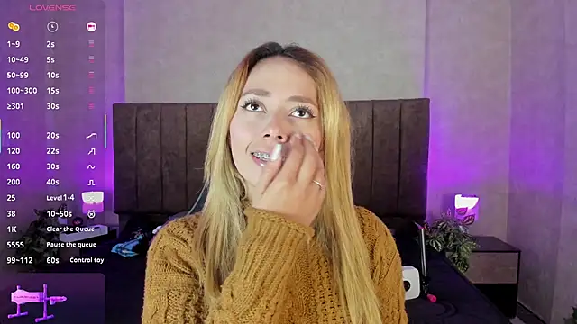 LanaMills  online show from 12-19-25, 04:16