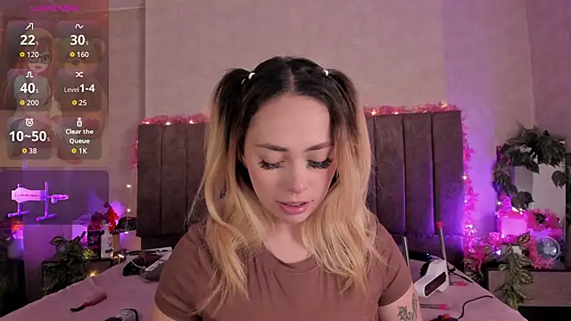 LanaMills  online show from 06-20-26, 04:06