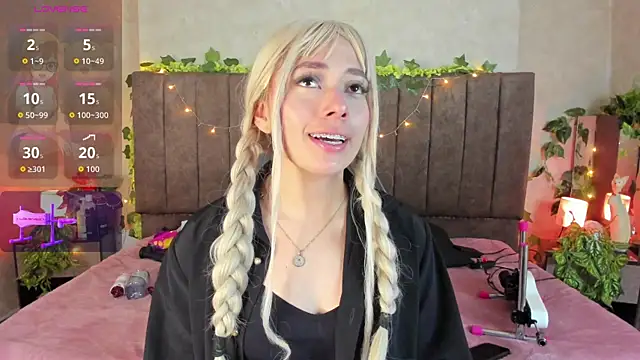 LanaMills  online show from 04-05-26, 04:41