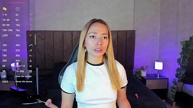 LanaMills  online show from 11-09-25, 03:32