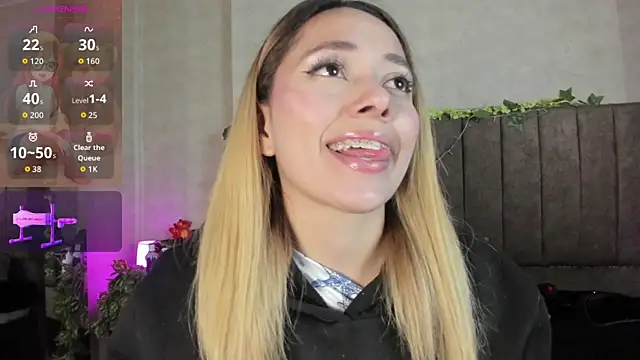 LanaMills  online show from 04-17-26, 05:32