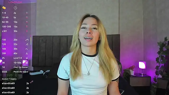 LanaMills  online show from 12-01-25, 04:02