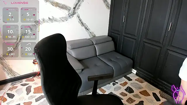Snapshot of AphroditeSweet chatting on 09-10-25, 04:28 AphroditeSweet online show from 09-10-25, 04:28