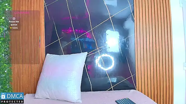 stepha   online show from 10-01-25, 11:14