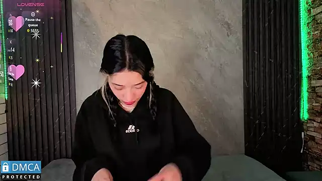 stepha   online show from 12-15-25, 12:11