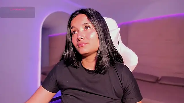 HannahMontgomery online show from 12-18-25, 04:22