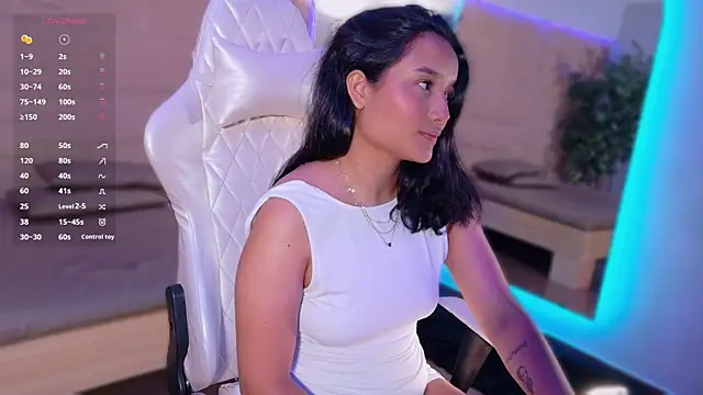 HannahMontgomery online show from 04-09-26, 04:35