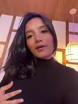 HannahMontgomery online show from 10-30-25, 04:59