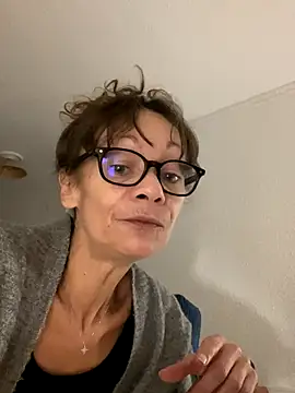 Chris06d22xh online show from 10-19-25, 06:10