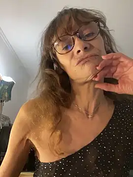 Chris06d22xh online show from 12-18-25, 09:07