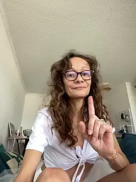 Chris06d22xh online show from 11-15-25, 01:04