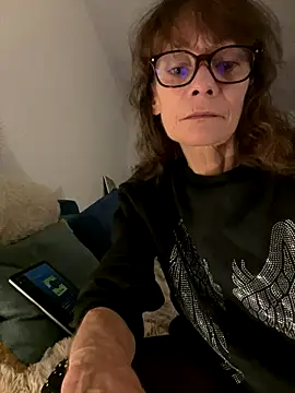 Chris06d22xh online show from 10-20-25, 07:03