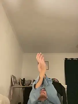 Chris06d22xh online show from 10-13-25, 06:42