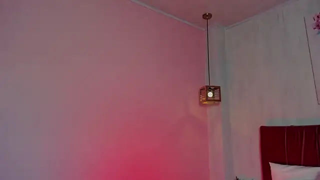 elisabethflores online show from 06-18-26, 08:58