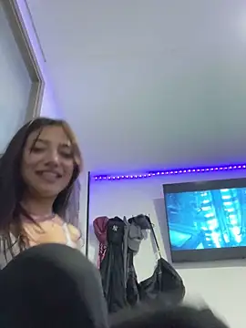 LisaGoddes online show from 10-26-25, 04:24