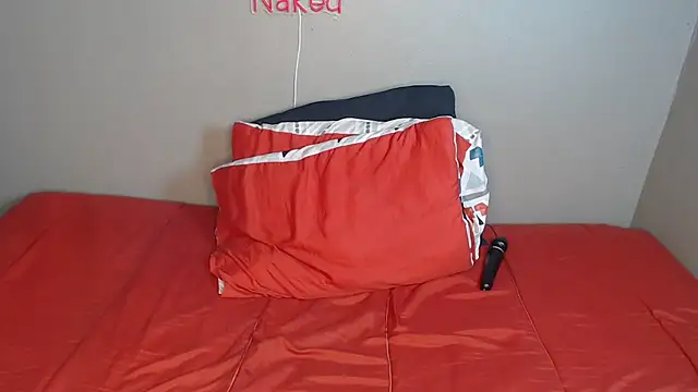 Lunalee online show from 10-29-25, 05:28