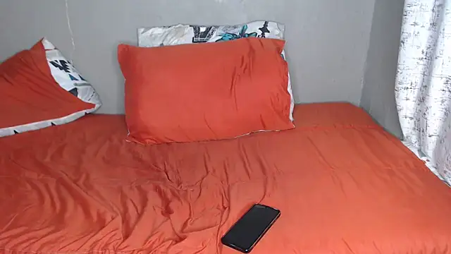 Lunalee online show from 02-08-26, 01:47