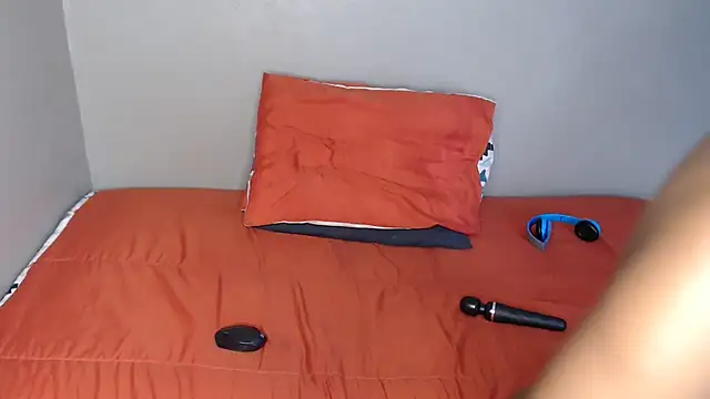 Lunalee online show from 11-30-25, 10:27