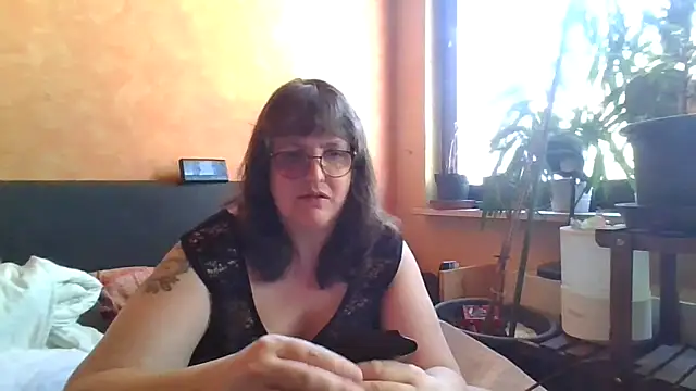 ladyfrombonn online show from 04-08-26, 01:34
