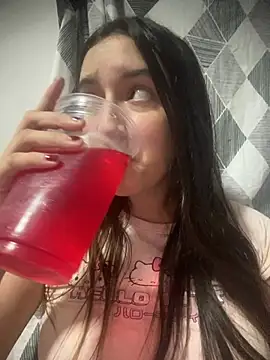 Snapshot of Ketkat2005 chatting on 04-08-26, 06:15 Ketkat2005 online show from 04-08-26, 06:15