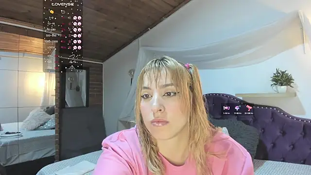 Saarah 08 online show from 09-20-25, 12:54