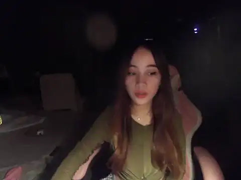 Yummiiieee28 online show from 09-23-25, 02:07