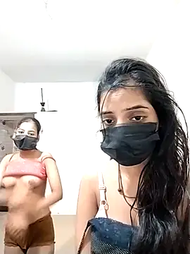 Hot-komall online show from 01-13-26, 04:16