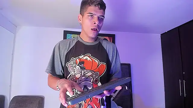 wyatt 3 online show from 11-08-25, 12:31