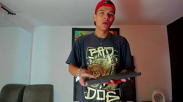 wyatt 3 online show from 11-03-25, 12:42