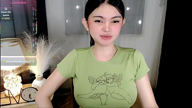 Snapshot of wildest_fantasy chatting on 04-05-26, 12:23 wildest fantasy online show from 04-05-26, 12:23