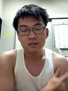 Snapshot of hiromu53 chatting on 10-10-25, 11:11 hiromu53 online show from 10-10-25, 11:11