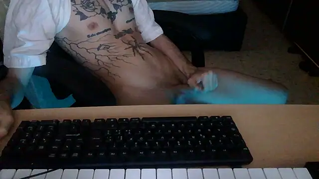 Snapshot of Kryk97 chatting on 06-15-26, 03:34 Kryk97 online show from 06-15-26, 03:34