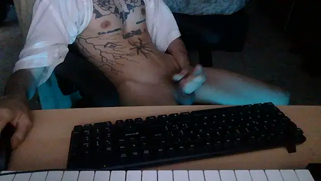 Snapshot of Kryk97 chatting on 06-16-26, 06:19 Kryk97 online show from 06-16-26, 06:19