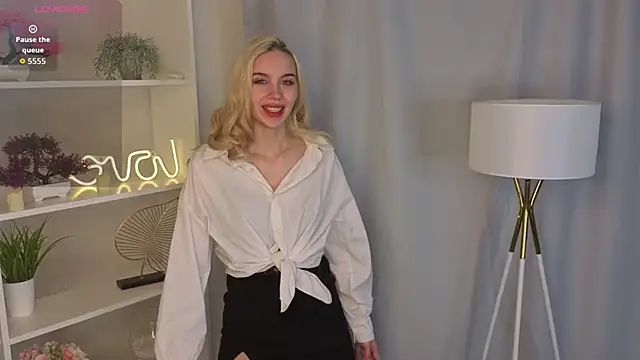 JaymieVigen online show from 09-28-25, 03:13