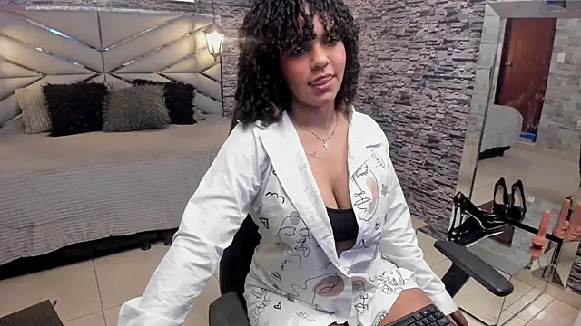 BellyBigBoobs online show from 11-19-25, 03:45