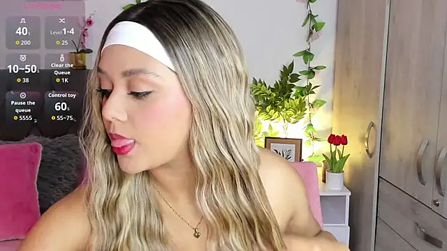 isajonnes18 online show from 10-18-25, 10:45