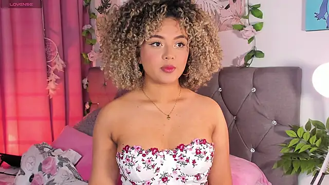 isajonnes18 online show from 03-06-26, 09:32