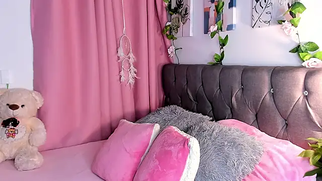 isajonnes18 online show from 11-18-25, 12:04