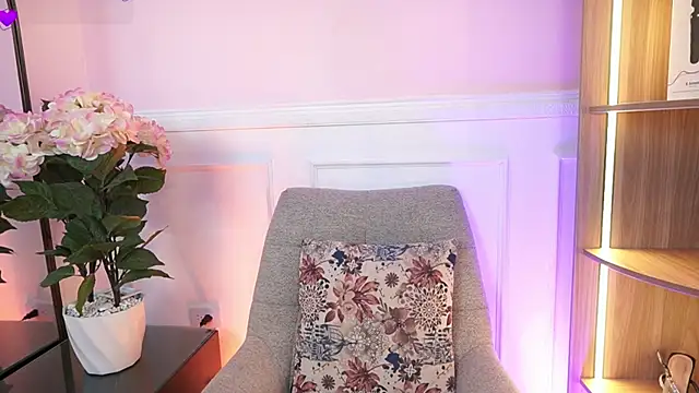 MilaCrave online show from 04-09-26, 11:38