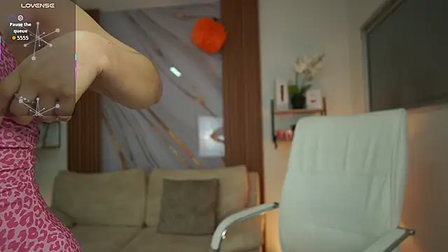 MilaCrave online show from 10-29-25, 11:31