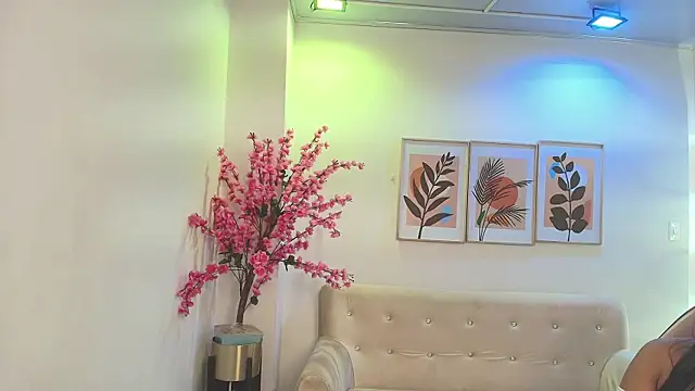 Anie johnson online show from 11-06-25, 07:29