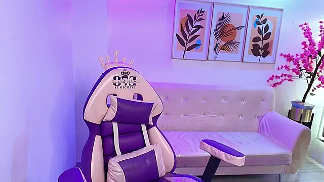 Anie johnson online show from 09-28-25, 07:04