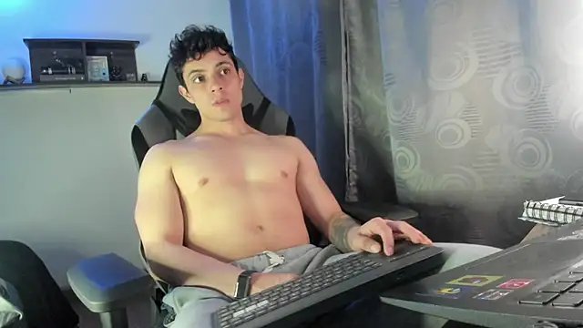 Snapshot of yourfavoriteboy__ chatting on 09-20-25, 05:45 yourfavoriteboy online show from 09-20-25, 05:45