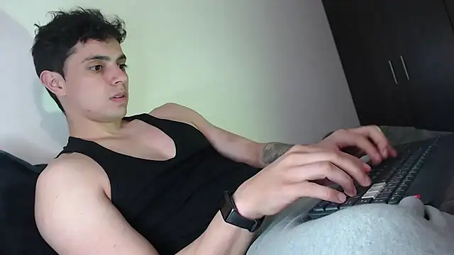 Snapshot of yourfavoriteboy__ chatting on 11-16-25, 10:13 yourfavoriteboy online show from 11-16-25, 10:13