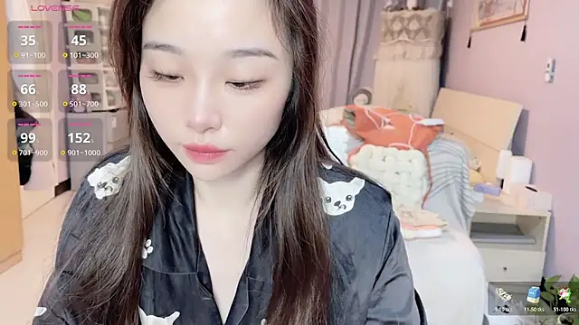 Snapshot of Y2Luvk chatting on 10-19-25, 08:55 Y2Luvk online show from 10-19-25, 08:55