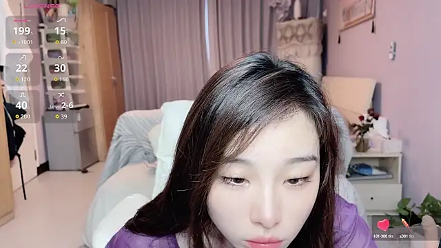 Snapshot of Y2Luvk chatting on 10-10-25, 10:54 Y2Luvk online show from 10-10-25, 10:54