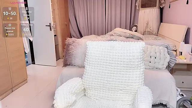 Y2Luvk online show from 10-25-25, 07:47