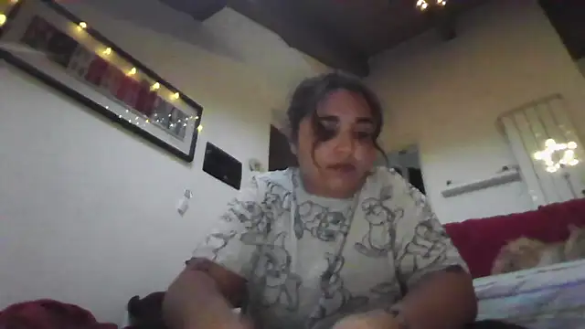 LadySophia03 online show from 11-18-25, 03:59