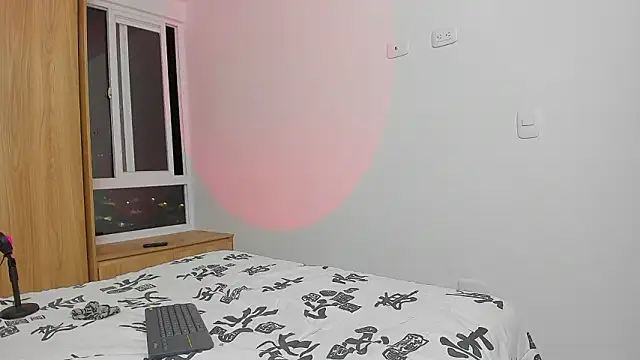 Ivy smithf online show from 02-25-26, 03:18